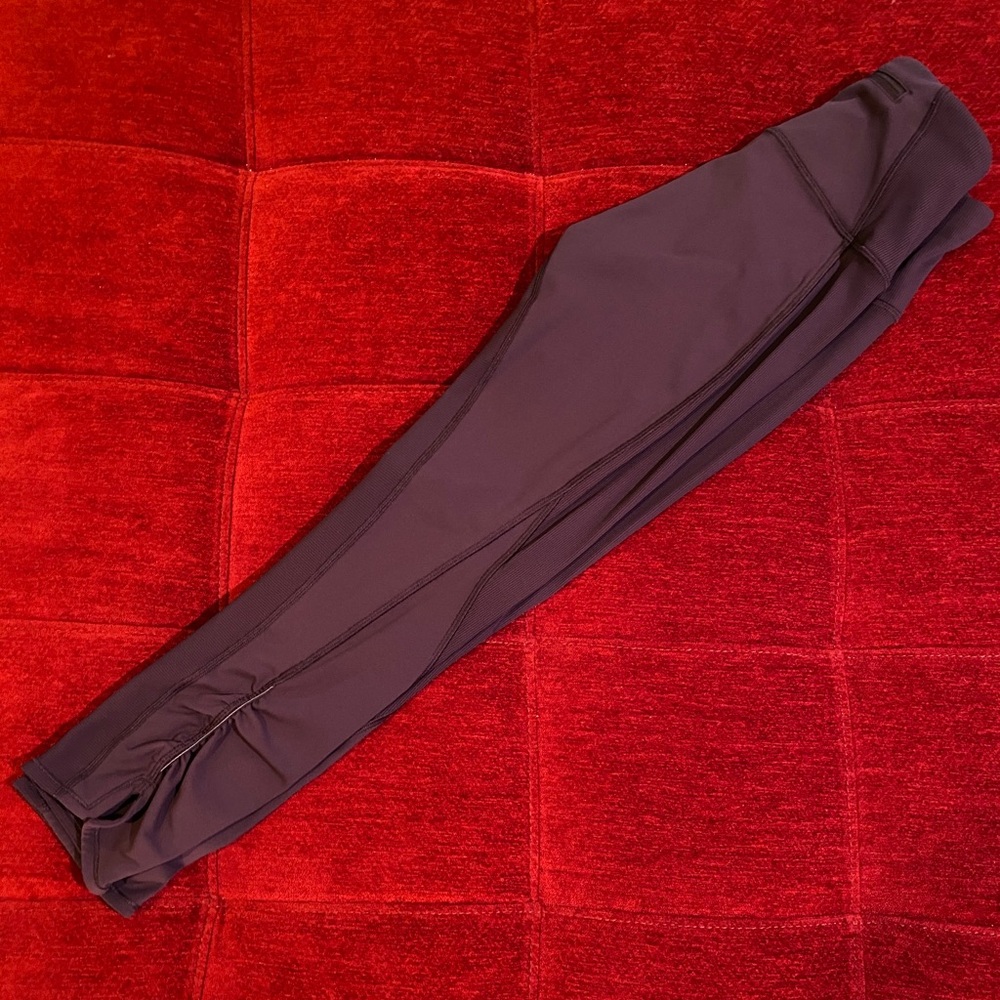 LULULEMON 23” CROP LEGGINGS - Picture 2 of 9